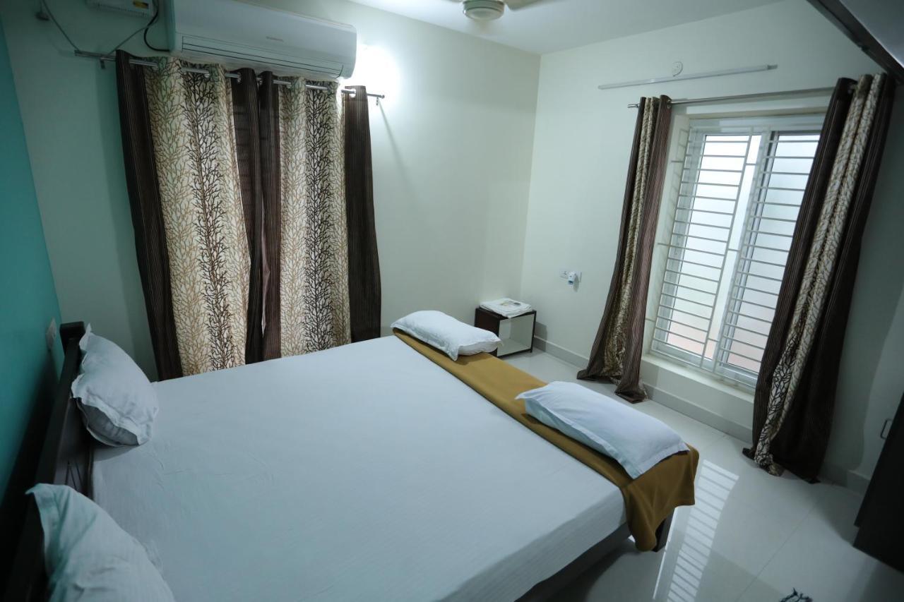 Отель Moonlight Residency Tiruchirappalli Экстерьер фото