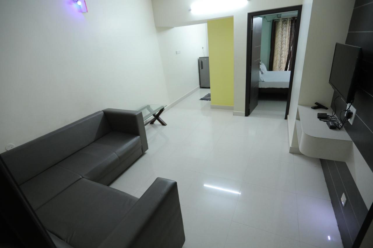 Отель Moonlight Residency Tiruchirappalli Экстерьер фото
