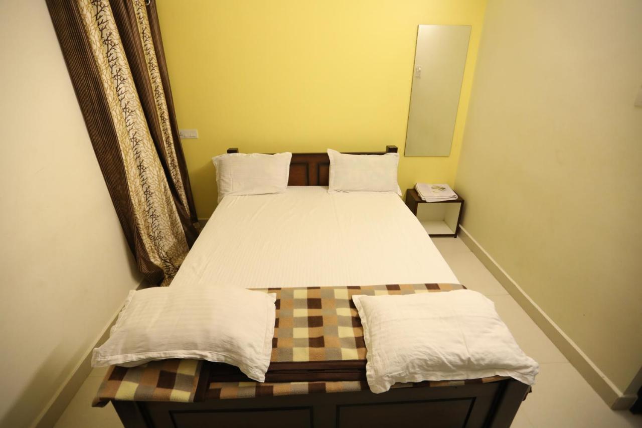 Отель Moonlight Residency Tiruchirappalli Экстерьер фото