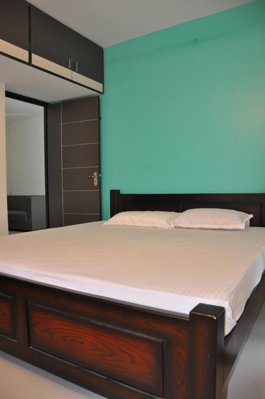 Отель Moonlight Residency Tiruchirappalli Экстерьер фото